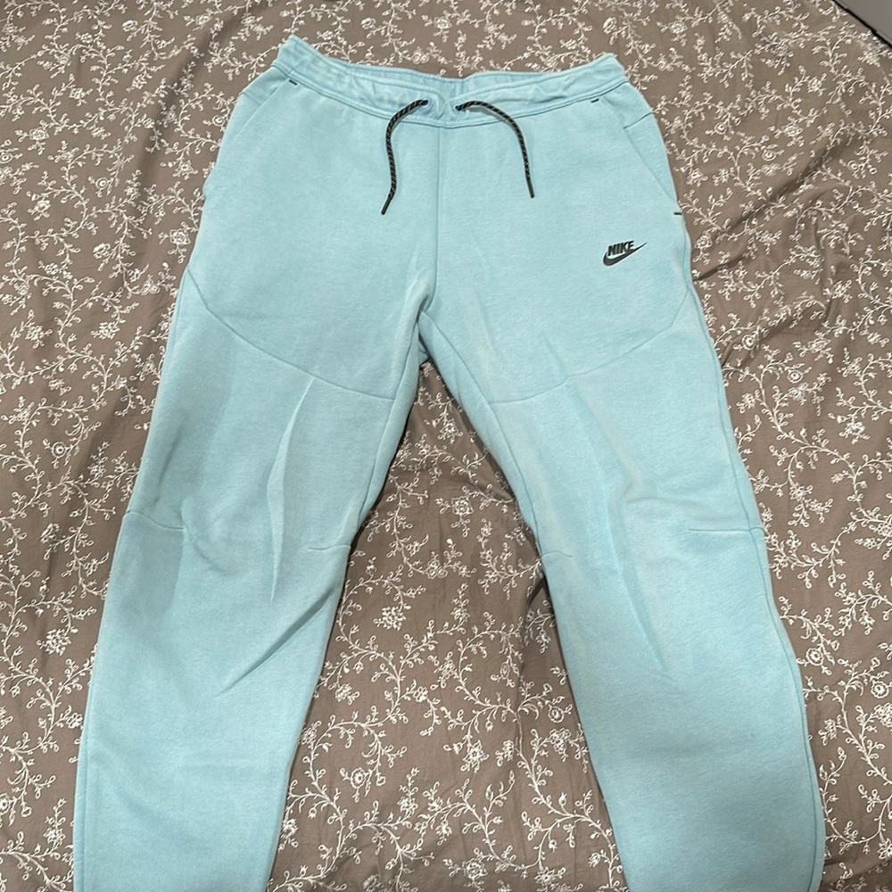 Nike tech jogger style sweatpants